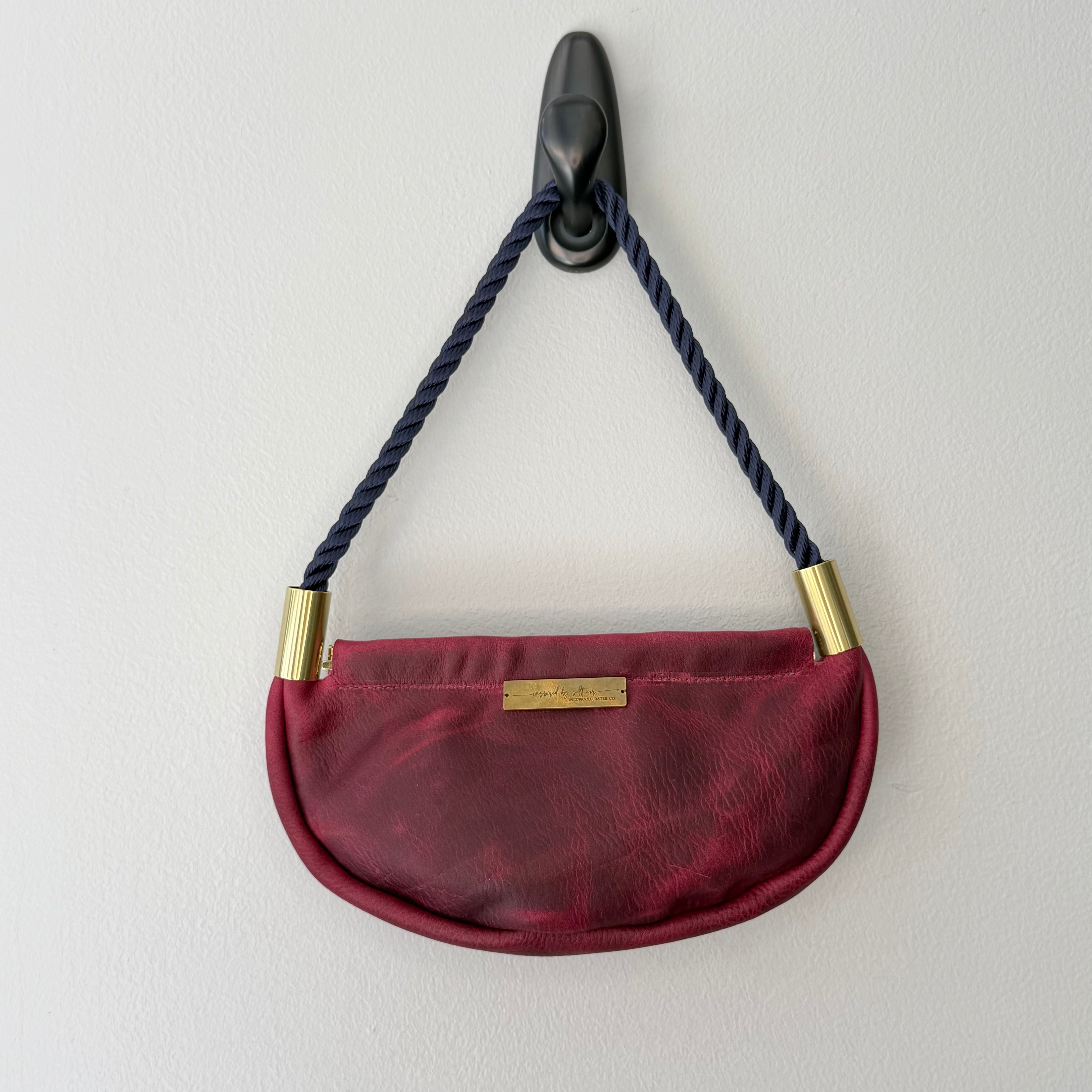 #91 Clam Shell // Limited Edition Garnet Leather with 19" New England Navy Dock Line (1st quality)