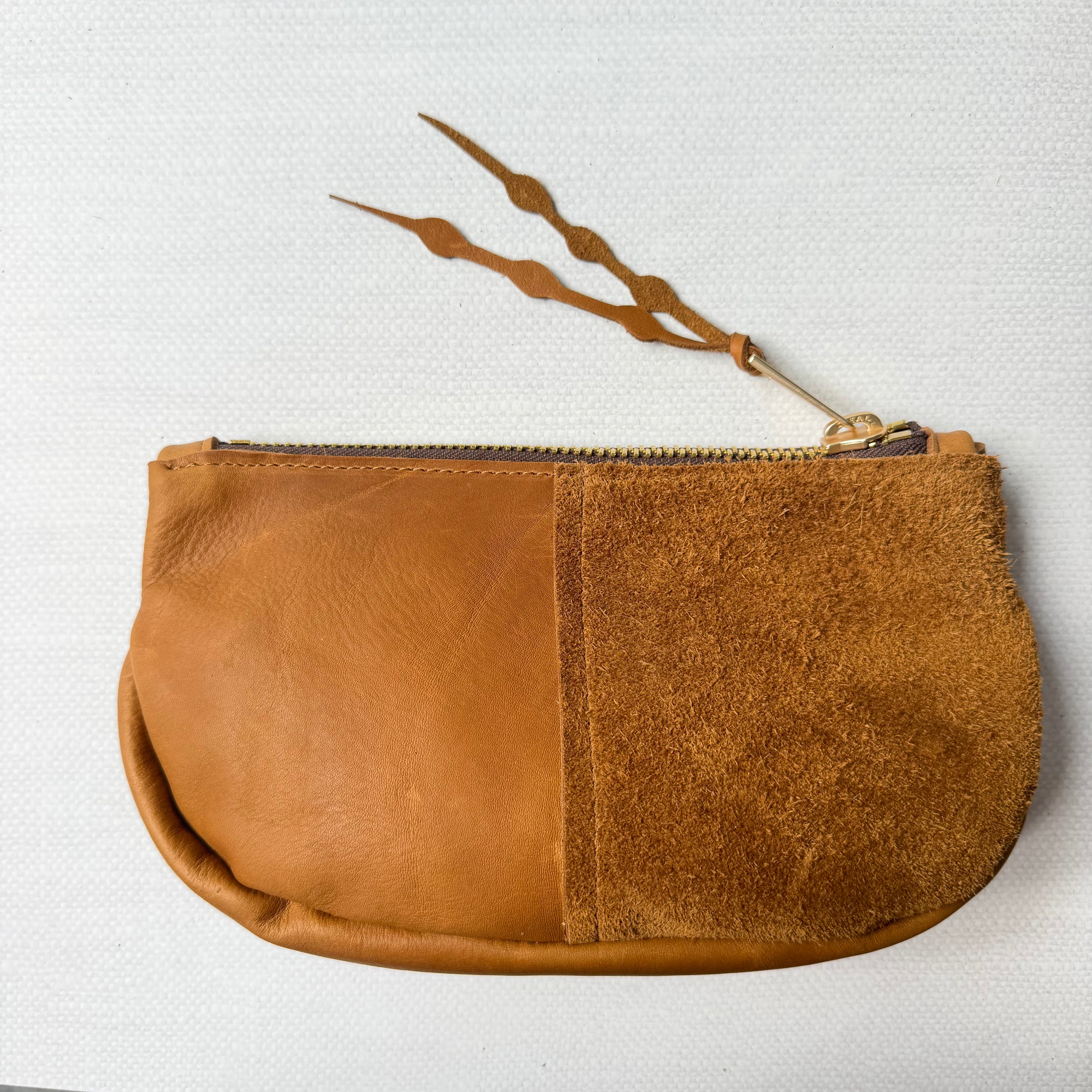 #98 Makeup Bag // Beach Nut Leather (2nd quality)