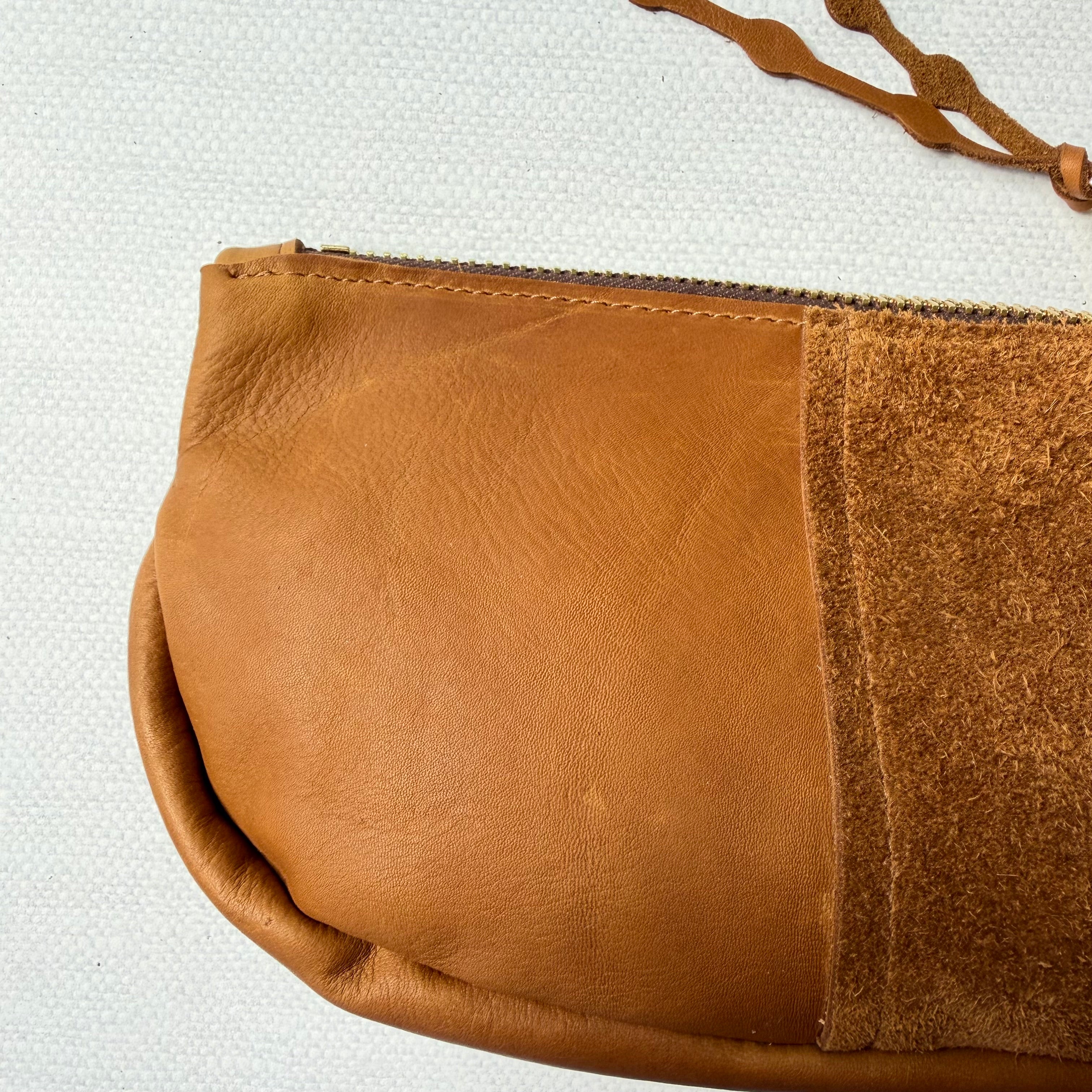 #98 Makeup Bag // Beach Nut Leather (2nd quality)