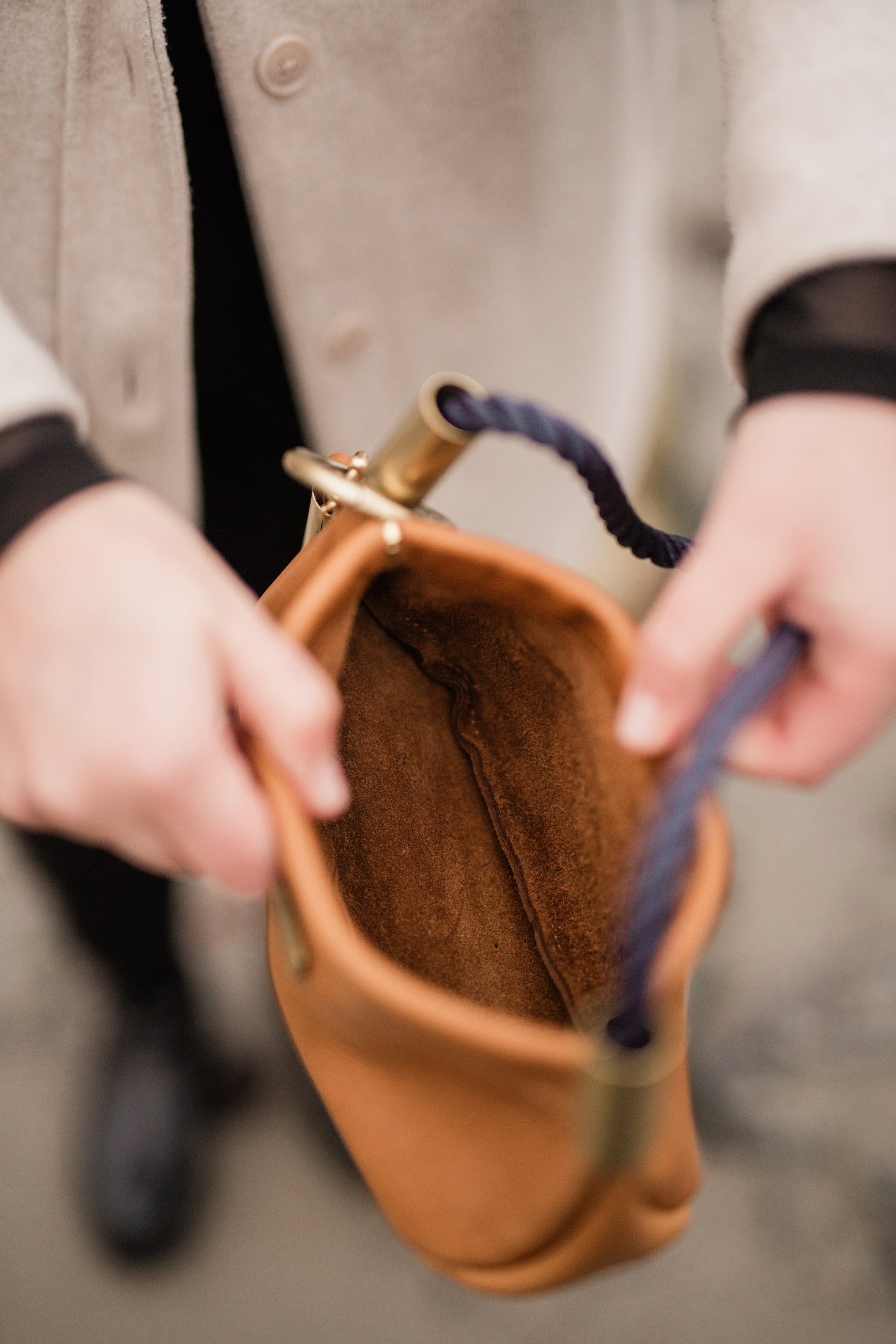 Clam Shell Bag // in Brown Leather