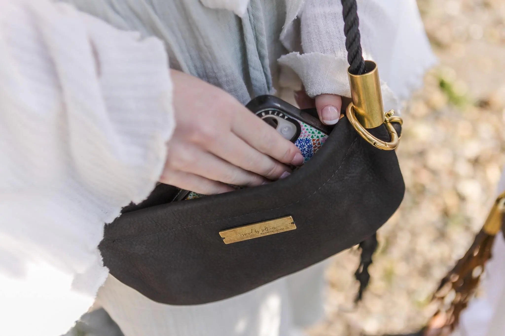 Oyster Shell Bag // in Black Leather