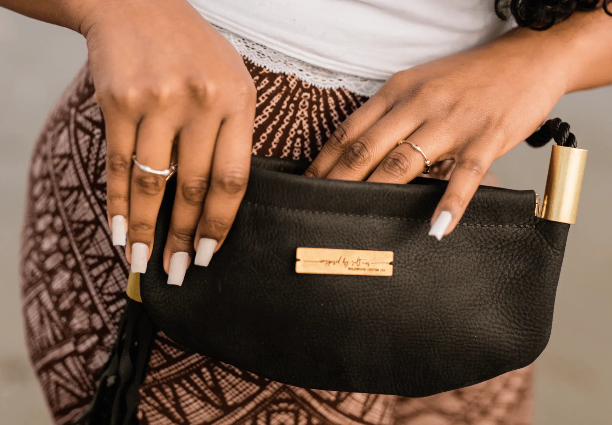 Oyster Shell Bag // in Black Leather