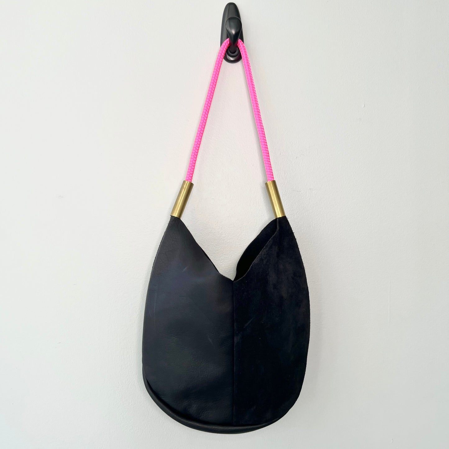 #40 Mermaid Purse | in Black Leather with 25" Neon Pink Dock Line