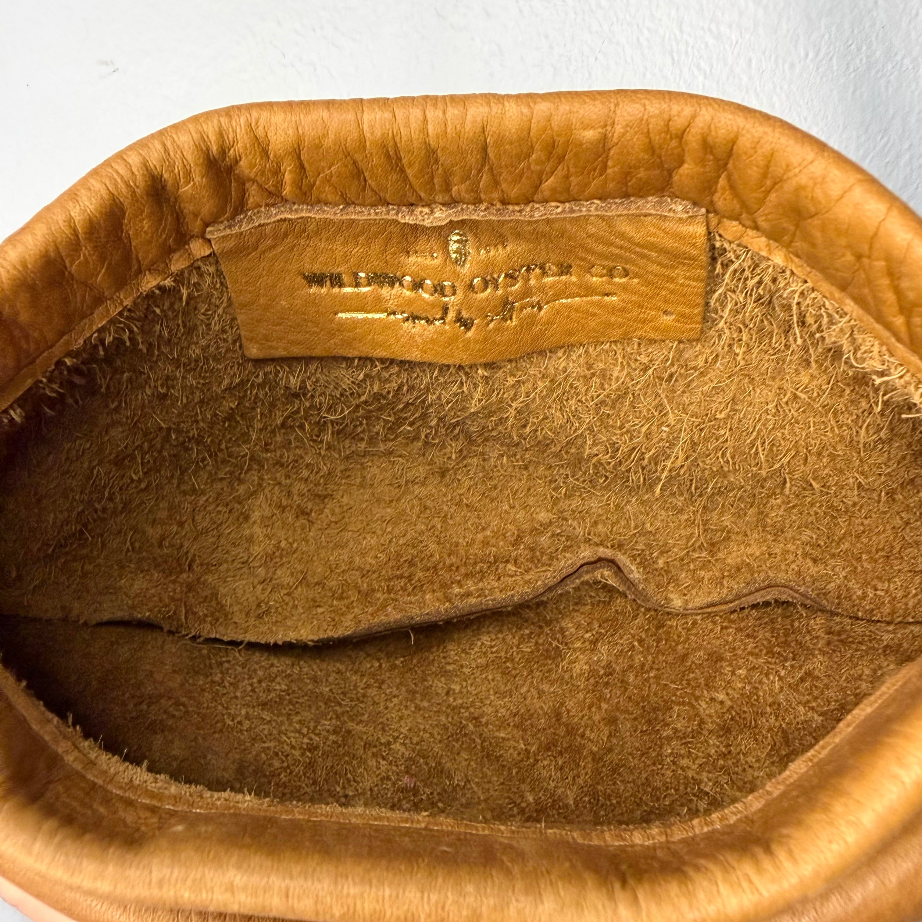 #64 Clam Shell // Beach Nut Leather with 19" Kelp Green Dock Line + Matching Seaweed Tassel (2nd quality)