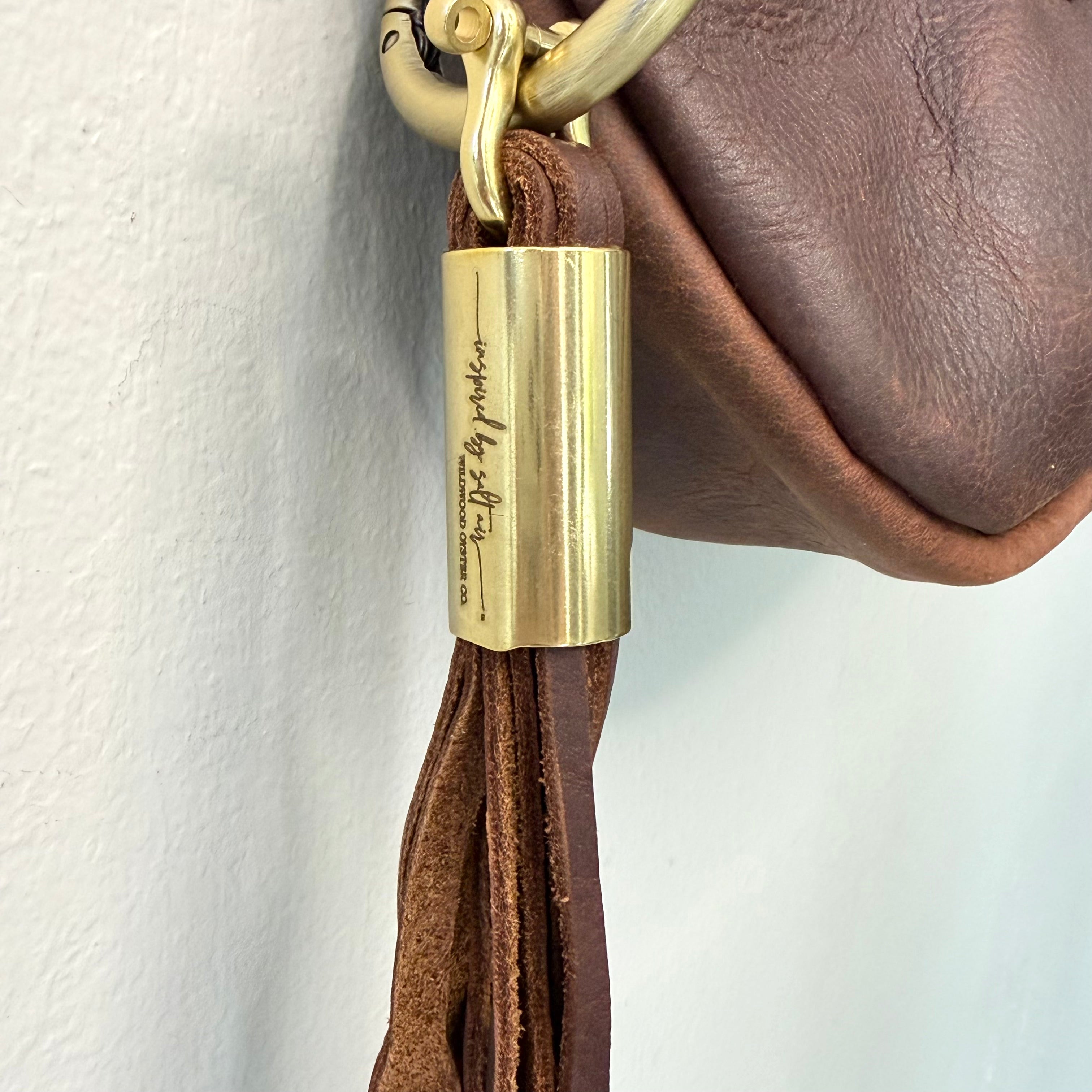 #84 Clam Shell // Brown Leather with 35" Neon Pink Dock Line + Matching Seaweed Tassel (2nd quality)