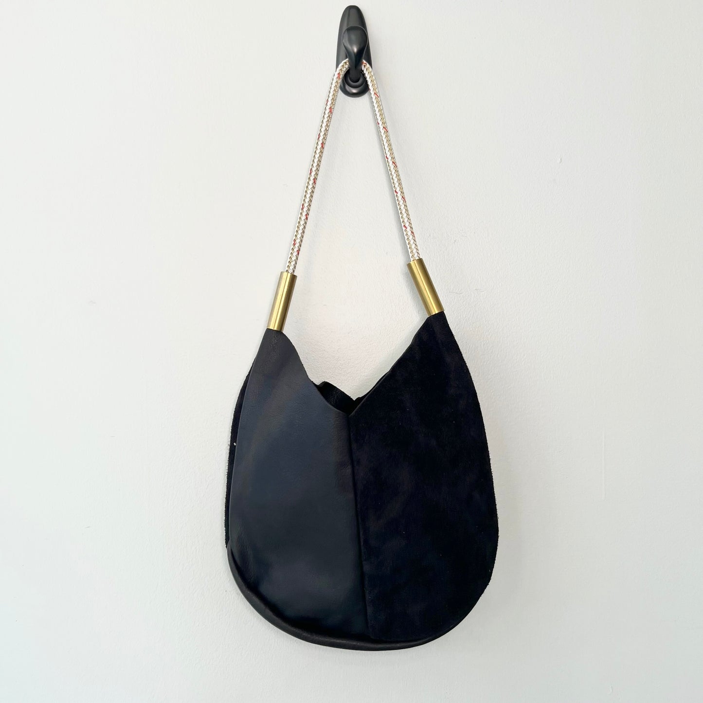 #41 Mermaid Purse | in Black Leather with 25" Oyster Shell Gold Dock Line