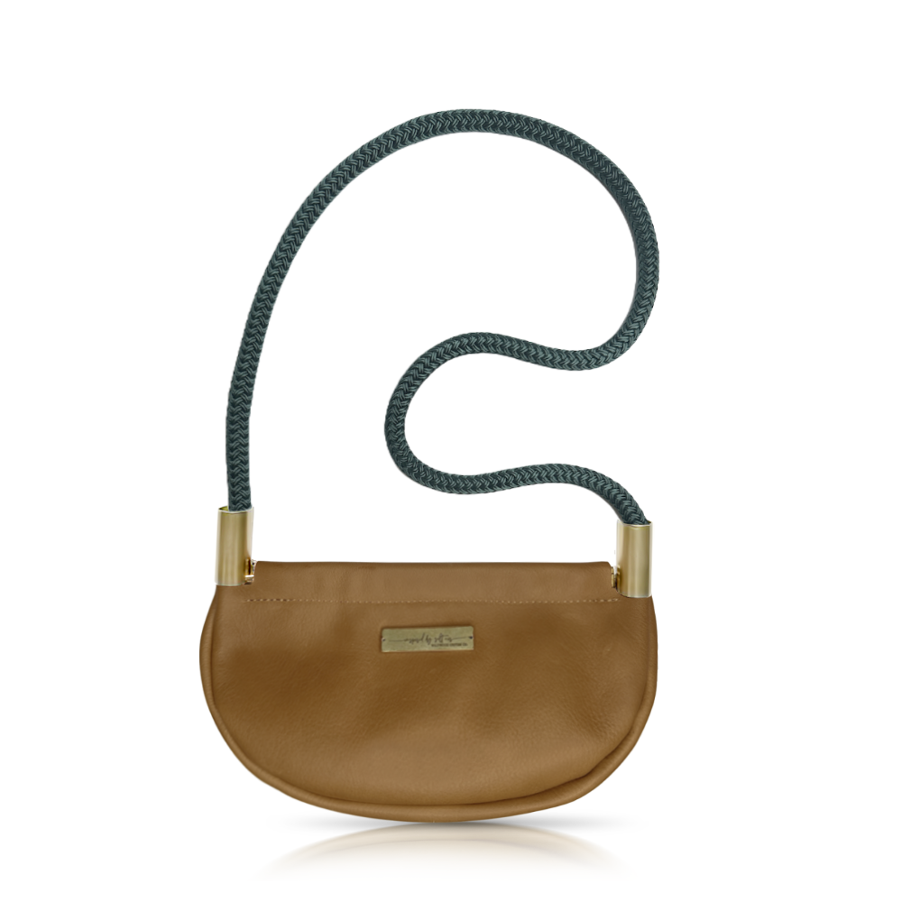 Clam Shell Bag in Beach Nut Leather