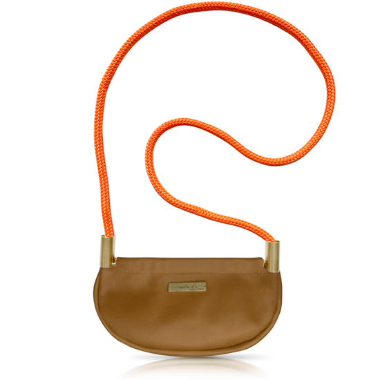 Clam Shell Bag in Beach Nut Leather