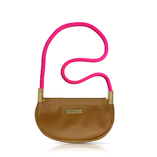 Clam Shell Bag in Beach Nut Leather