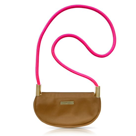 Clam Shell Bag in Beach Nut Leather