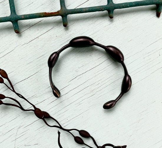 Load image into Gallery viewer, black seaweed bracelet
